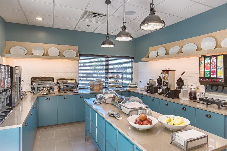 Country Inn & Suites by Radisson, Wichita East, KS Hotel in Wichita