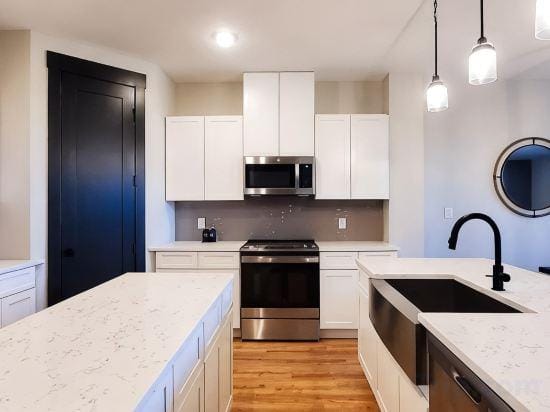 Loop, New Luxurious Large 3BR, Sleeps 9 + Parking Hotel in Texas