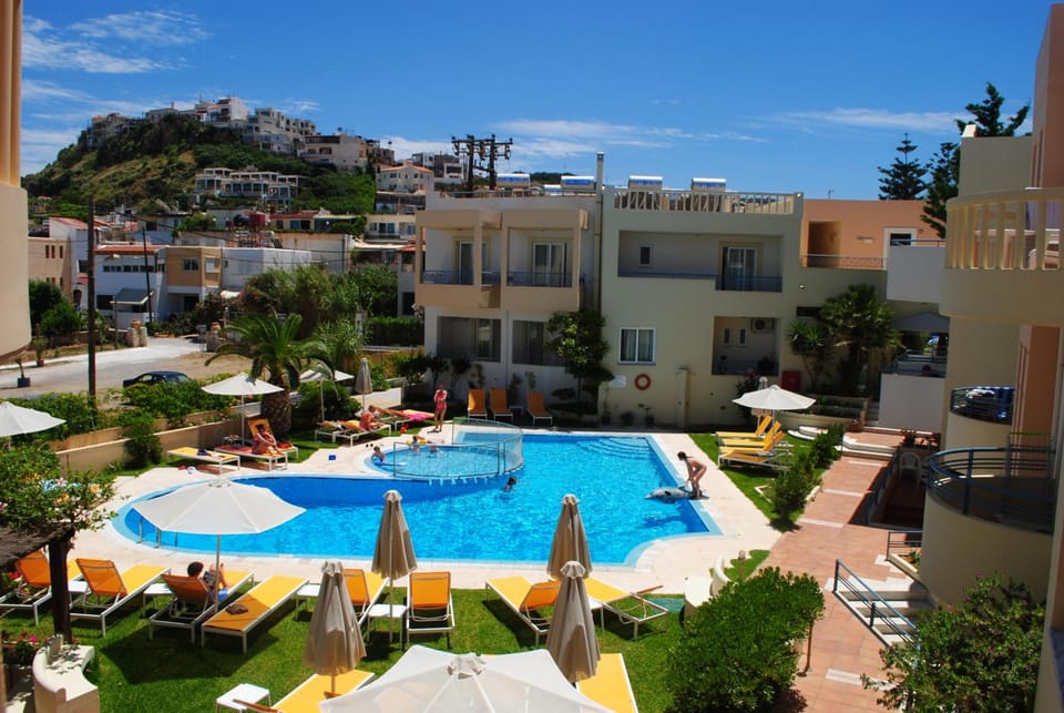 Melina Beach Hotel in Platanias