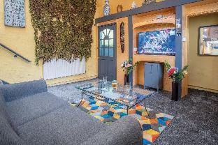 Clouds - 1 Bedroom Holiday Home - Milford Haven Hotel in Wales