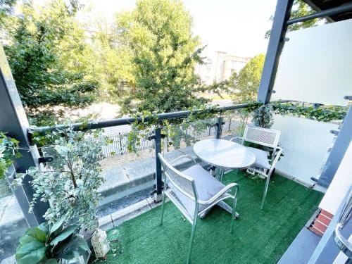 Travaal - A 2 Bedroom Apartment Farnborough Hotel in Farnborough