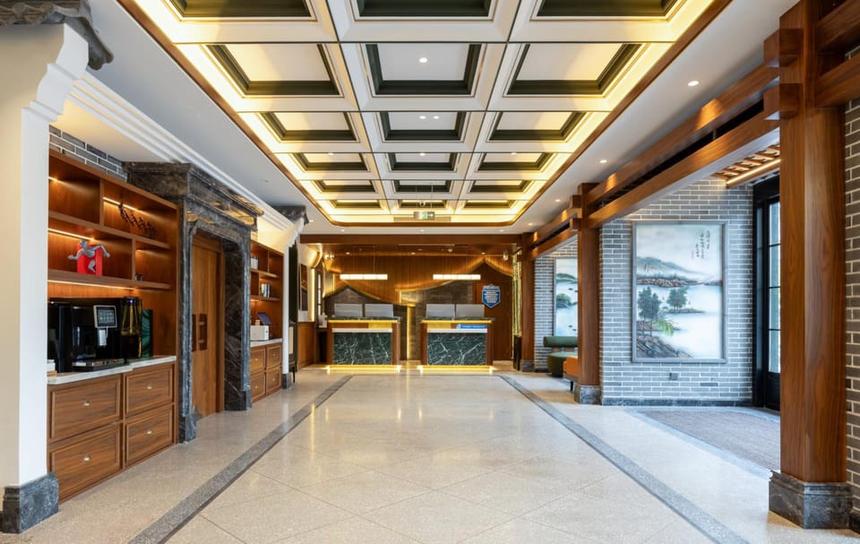 Nostalgia S Hotel - Hangzhou Hefang Old Street Hotel in Hangzhou