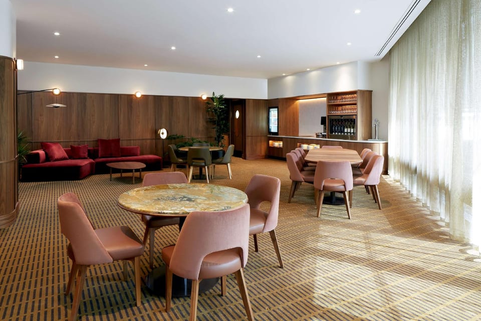 DoubleTree by Hilton Montreal Downtown Hotel in Montreal