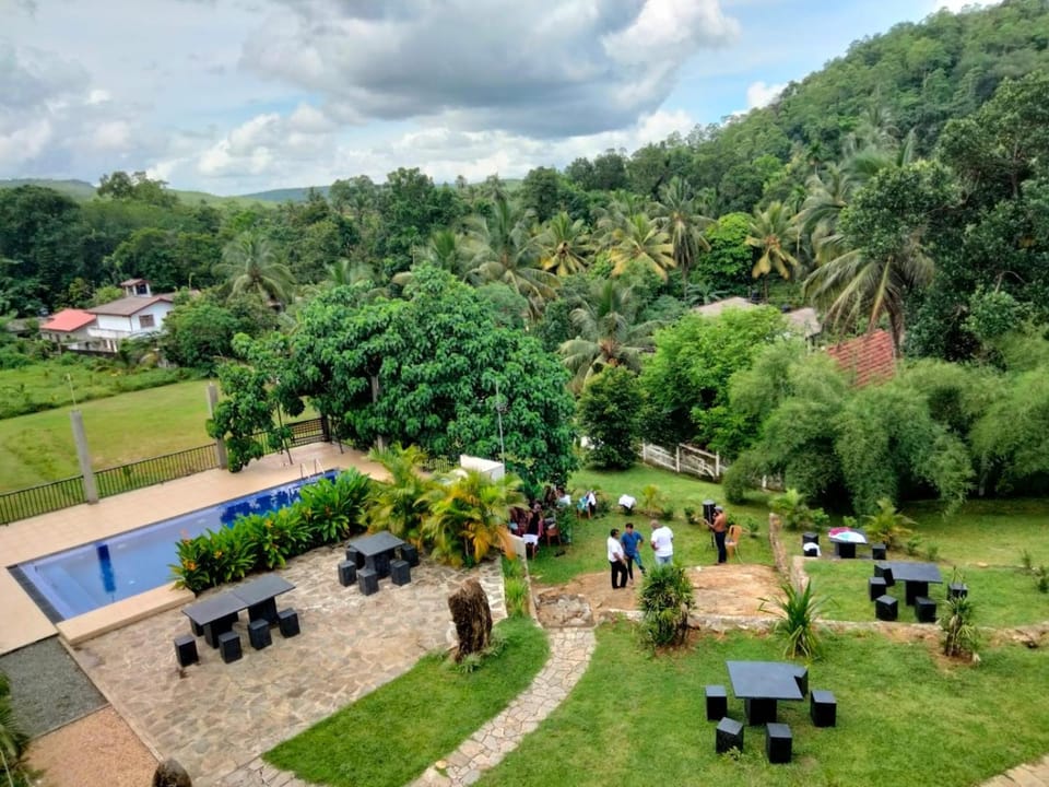 Rock View Inn Hotel in Western Province