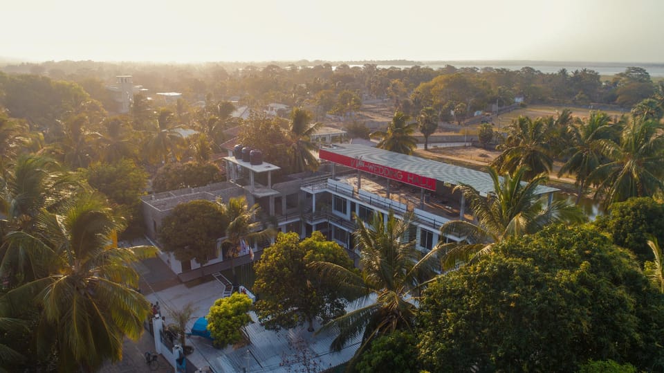 Queen’s Bay Hotel  Hotel in Sri Lanka