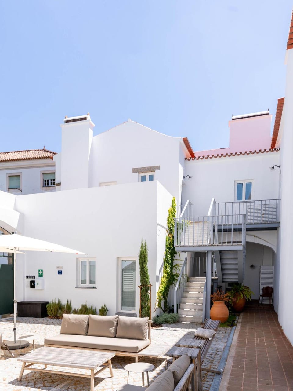 Limehome Evora Largo dos Penedos Apartment hotel in Evora