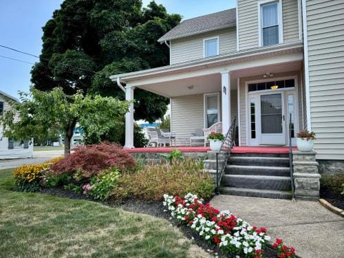 Victorian Inn Bed And Breakfast Hotel in Lakeside