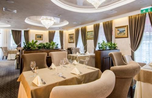 Residence City Garden - Certificate of Excellence Top 10 BEST Five-Stars City Hotels for 2024 awarde Hotel in Plovdiv