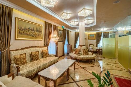 Residence City Garden - Certificate of Excellence Top 10 BEST Five-Stars City Hotels for 2024 awarde Hotel in Plovdiv