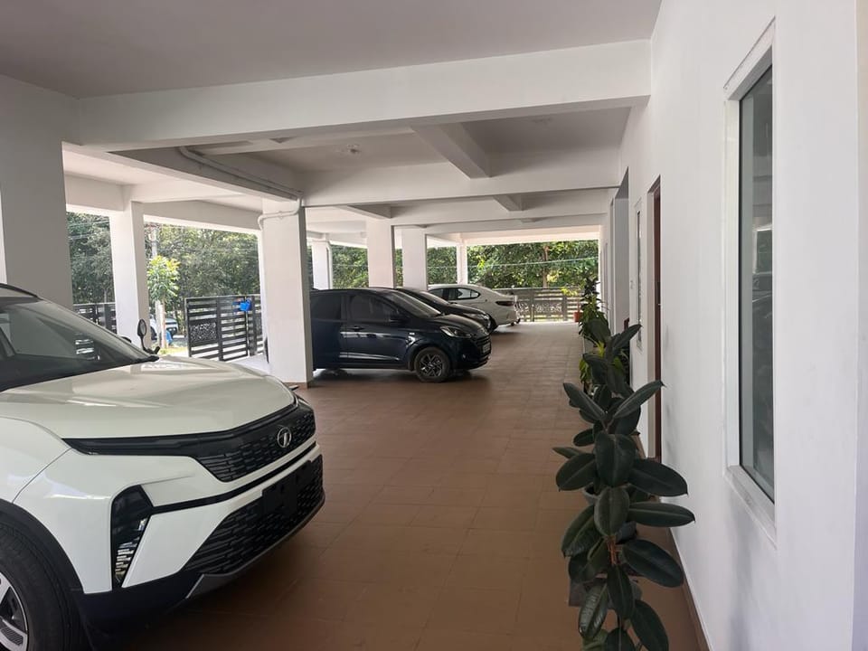 Thulasi Avenue Hotel in Kerala