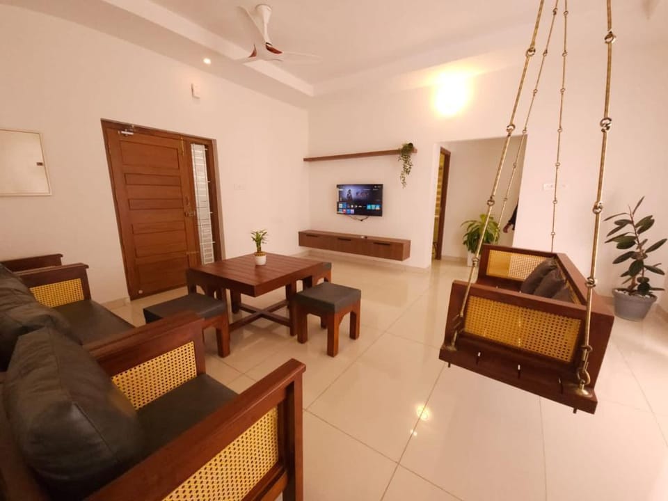 Thulasi Avenue Hotel in Kerala