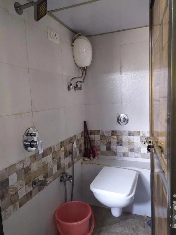 Super Dormitory AC DELUXE Hostel in Mumbai