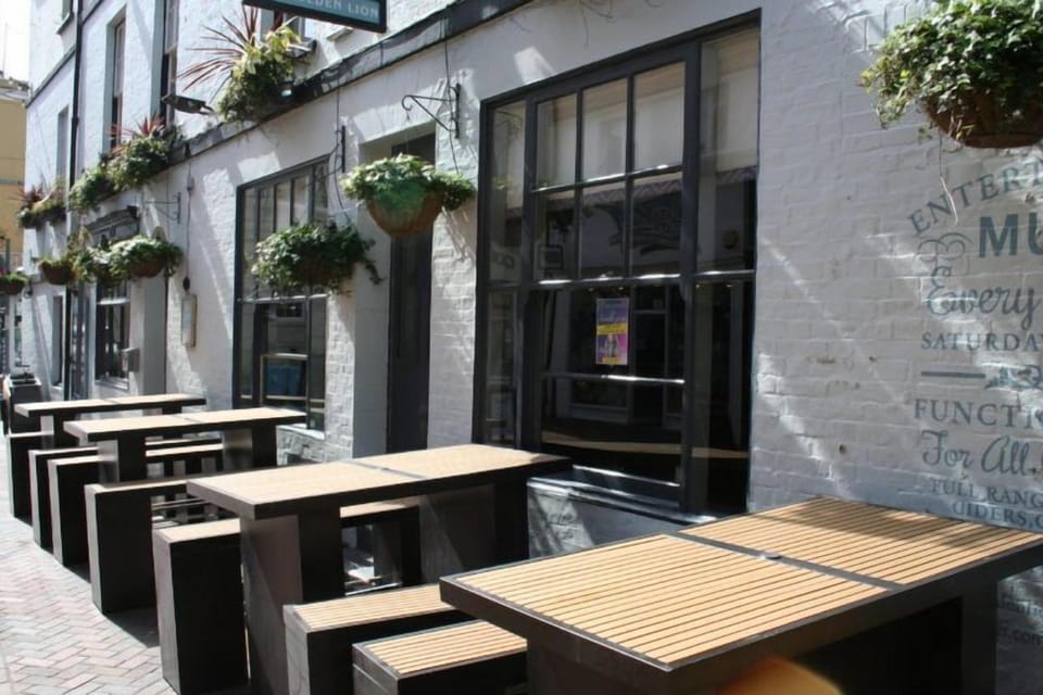 The Golden Lion Hotel Inn in Weymouth