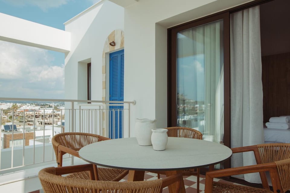 LIV & CO Suites & Villas Apartment hotel in Oroklini