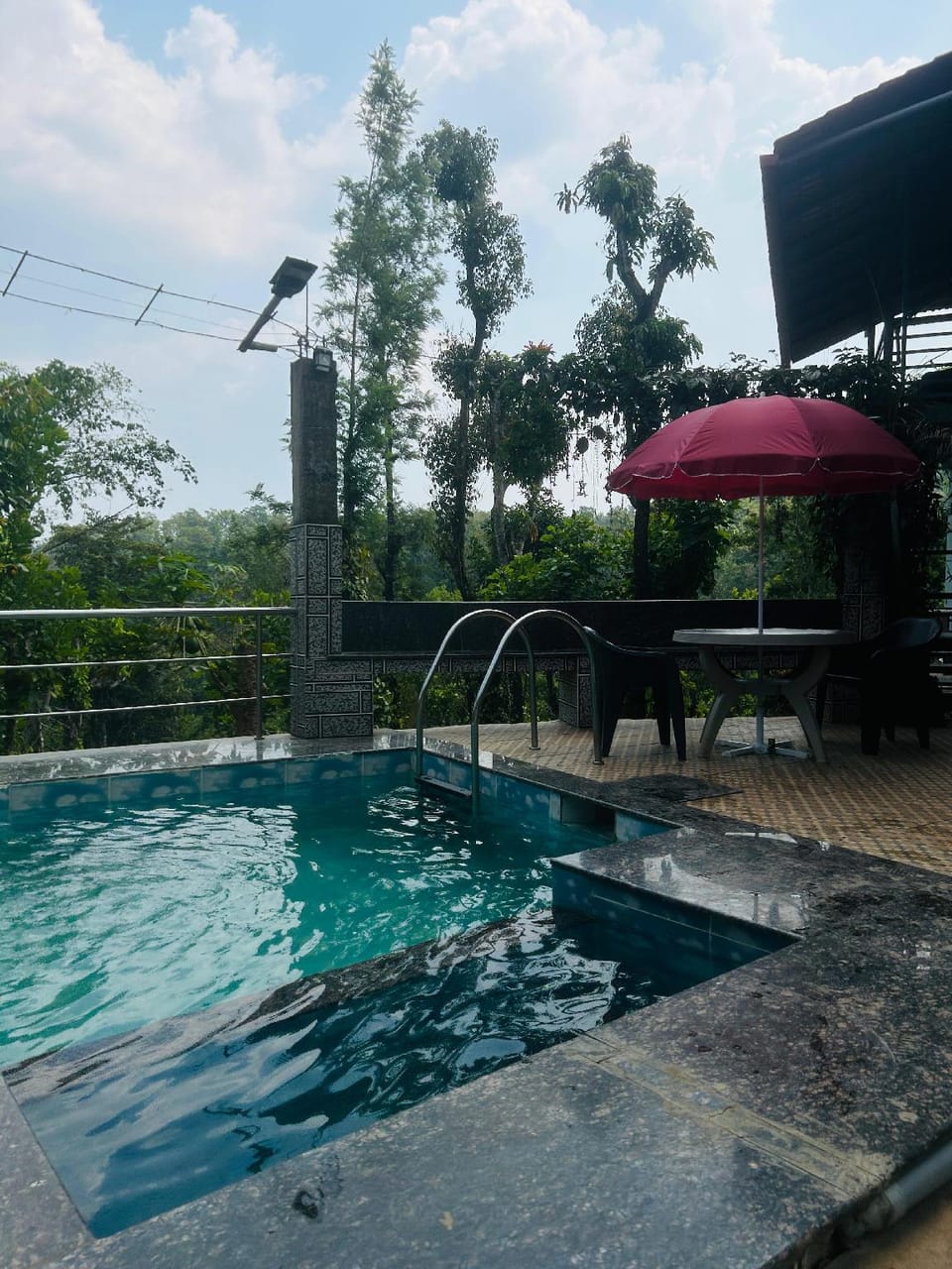 Sana Riverside Hotel in Kerala