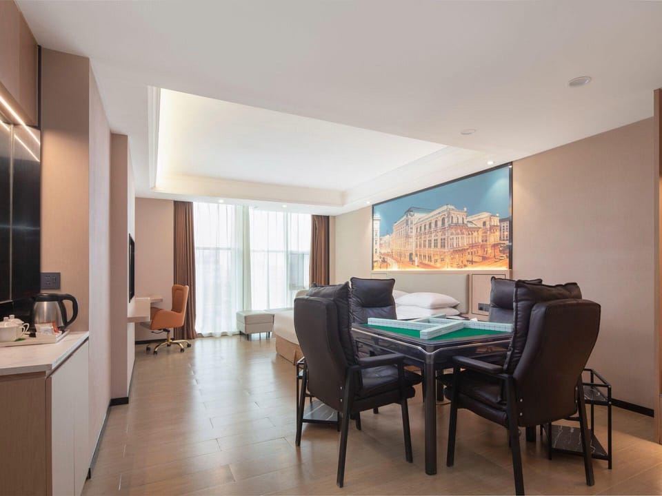 Vienna International Hotel Shenzhen Guanlan Huawei Hotel in Shenzhen