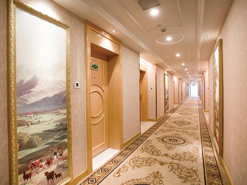 Vienna International Hotel Hangzhou South Railway Station Hotel in Hangzhou