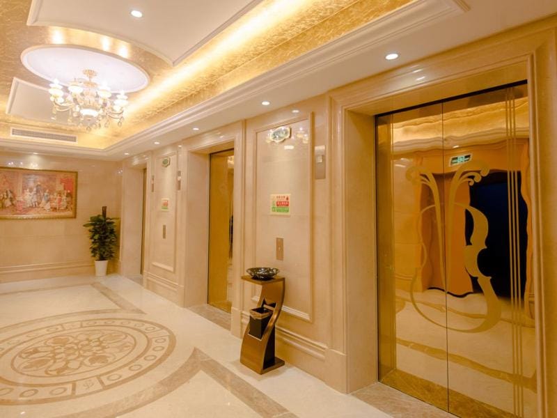 Vienna International Hotel Shanghai Dishui Lake Ocean Park Hotel in Shanghai