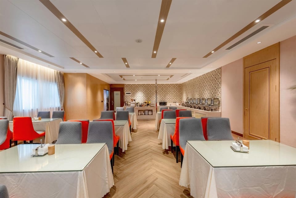Vienna Hotel Shenzhen Longsheng Subway Station Branch Hotel in Shenzhen
