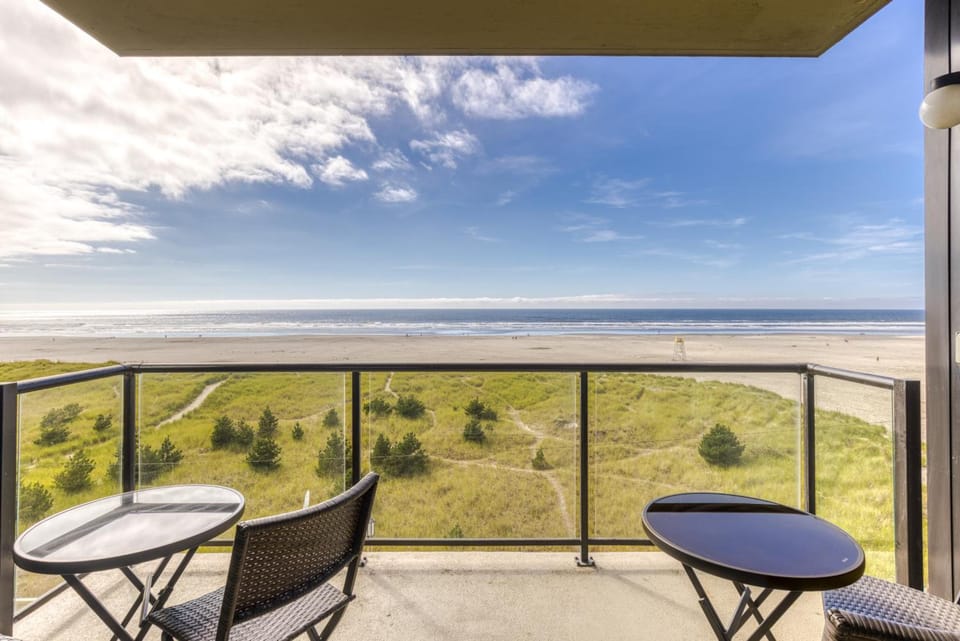 Sand and Sea Condos Apartment hotel in Seaside