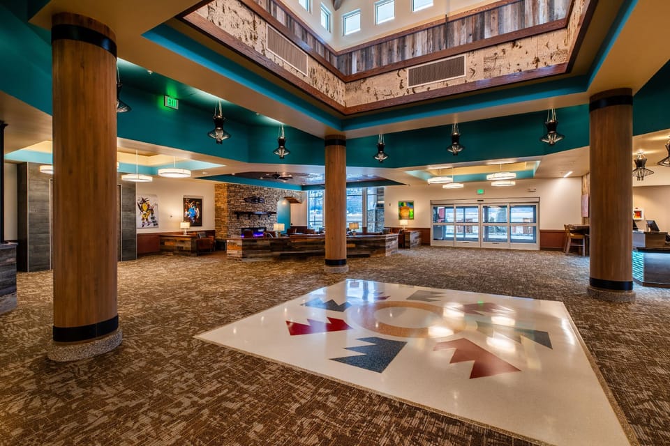 Mistequa Casino Hotel Hotel in Franklin D Roosevelt Lake