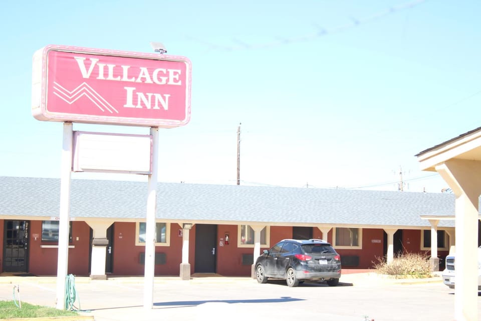 Village Inn Cotulla Motel in Cotulla