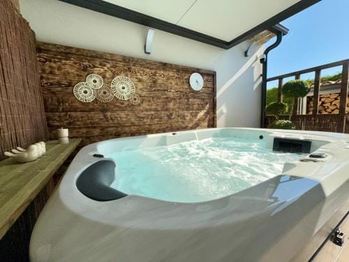 Une nuit en Luberon Hotel in Lourmarin