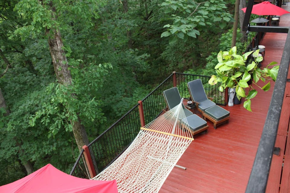 Brydan Suites Motel in Eureka Springs
