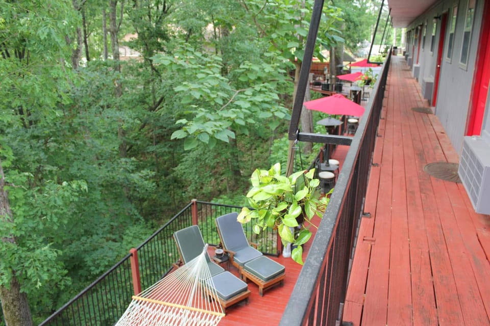 Brydan Suites Motel in Eureka Springs