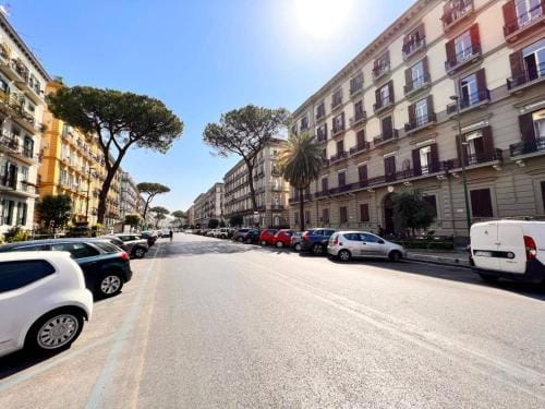 Nalusa Superior Chiaia - nel cuore della citta Hotel in Naples