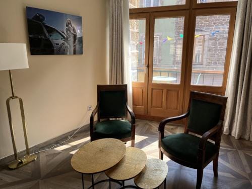 Le 19 - Suite 19 - 50m2 - Centre Historique - Clim Hotel in Auvergne-Rhône-Alpes