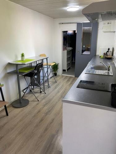 Studio independant proche Aix en Provence avec jacuzzi Hotel in Lambesc