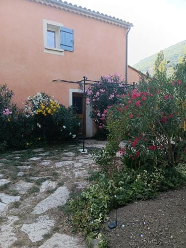 Chambre d'hotes, a la nuitee Hotel in Provence-Alpes-Côte d'Azur
