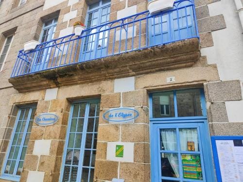 Les chambres de l'Elysee Hotel in Brittany
