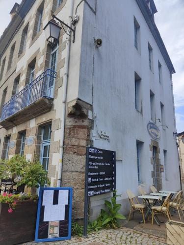 Les chambres de l'Elysee Hotel in Brittany