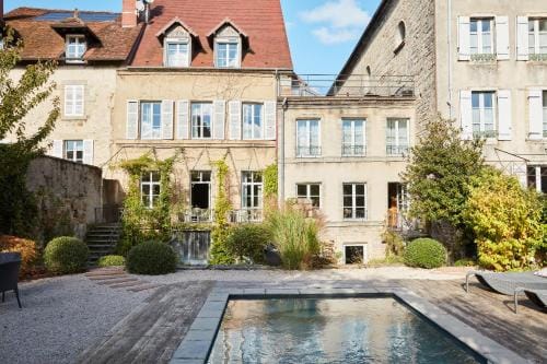 Le Clos des Rosiers Hotel in Jura