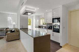 Alcazaba Lagoon family apartment by Costarentals - Ref M14 Hotel in Costa del Sol
