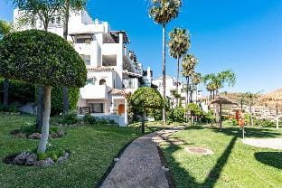Calahonda family apartment by Costarentals - Ref 205 Hotel in Sitio de Calahonda