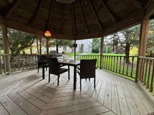Holden Villa Retreat Resort in Chatham-Kent
