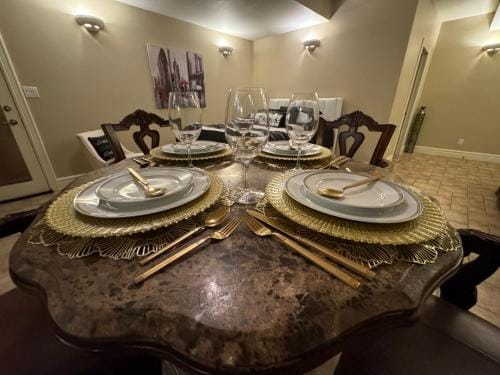 Holden Villa Retreat Resort in Chatham-Kent