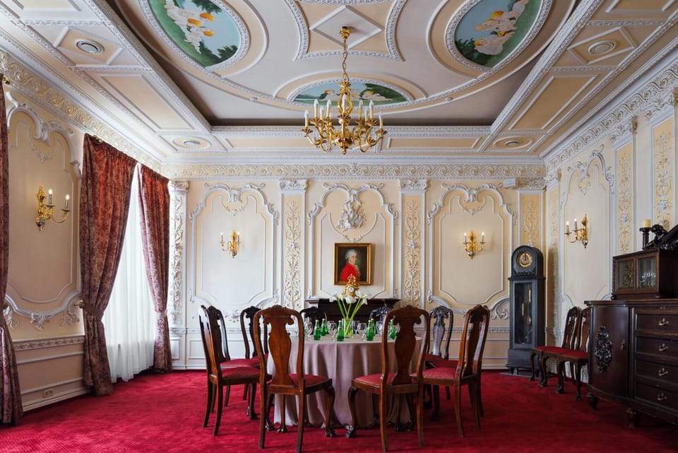 Banquet hall