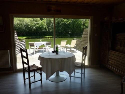 La suite du paysan terrasse privative avec salon de jardin et bain de soleil cuisine prive bain a re Hotel in Combrit