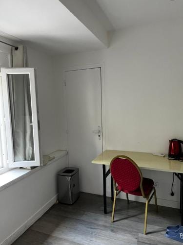 Chez Mia Paris Hostel in Paris