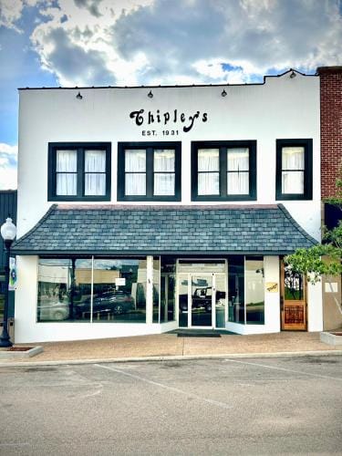 Chipley's Squareview Inn Hotel in Mississippi
