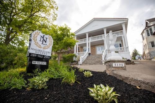 Niagara Luxury Suites Inn in Niagara Falls