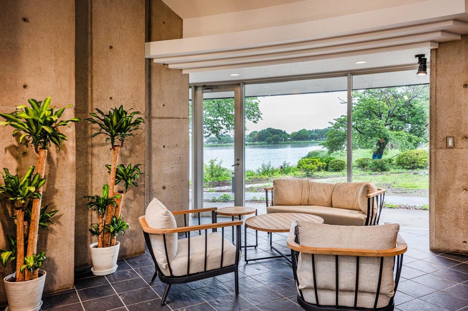 Shared lounge/TV area