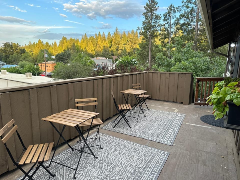 Yosemite Basecamp Resort in Groveland