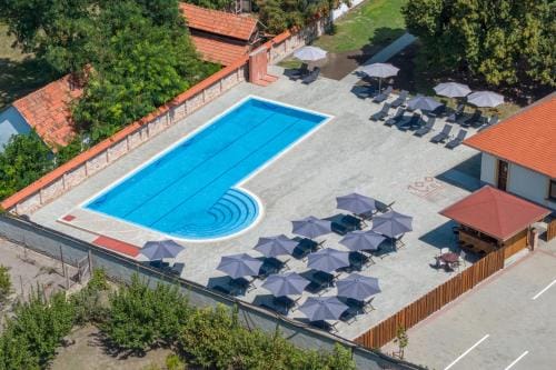 100 Eves Fogado Hotel in Szeged