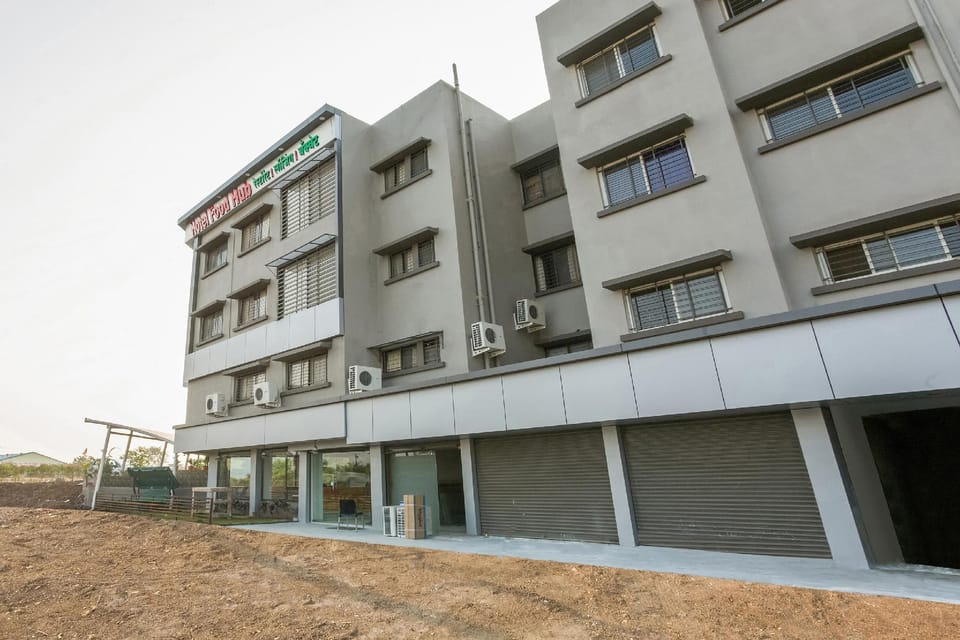 Hotel O Food Hub Hotel in Maharashtra