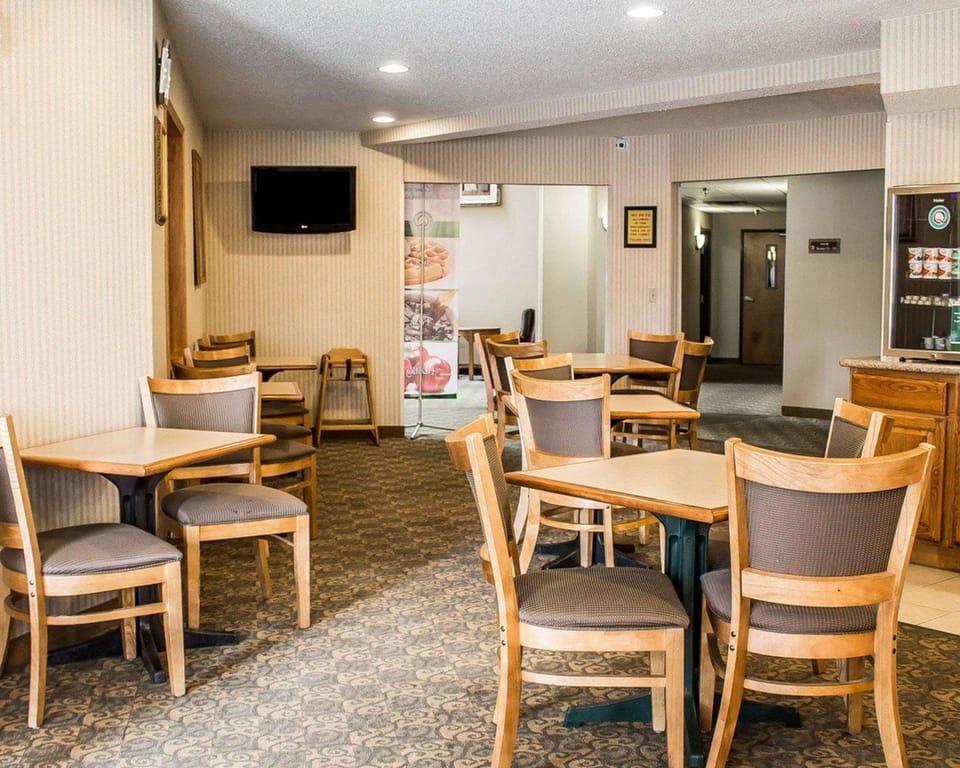 Quality Inn Elyria Hotel in Lake Erie